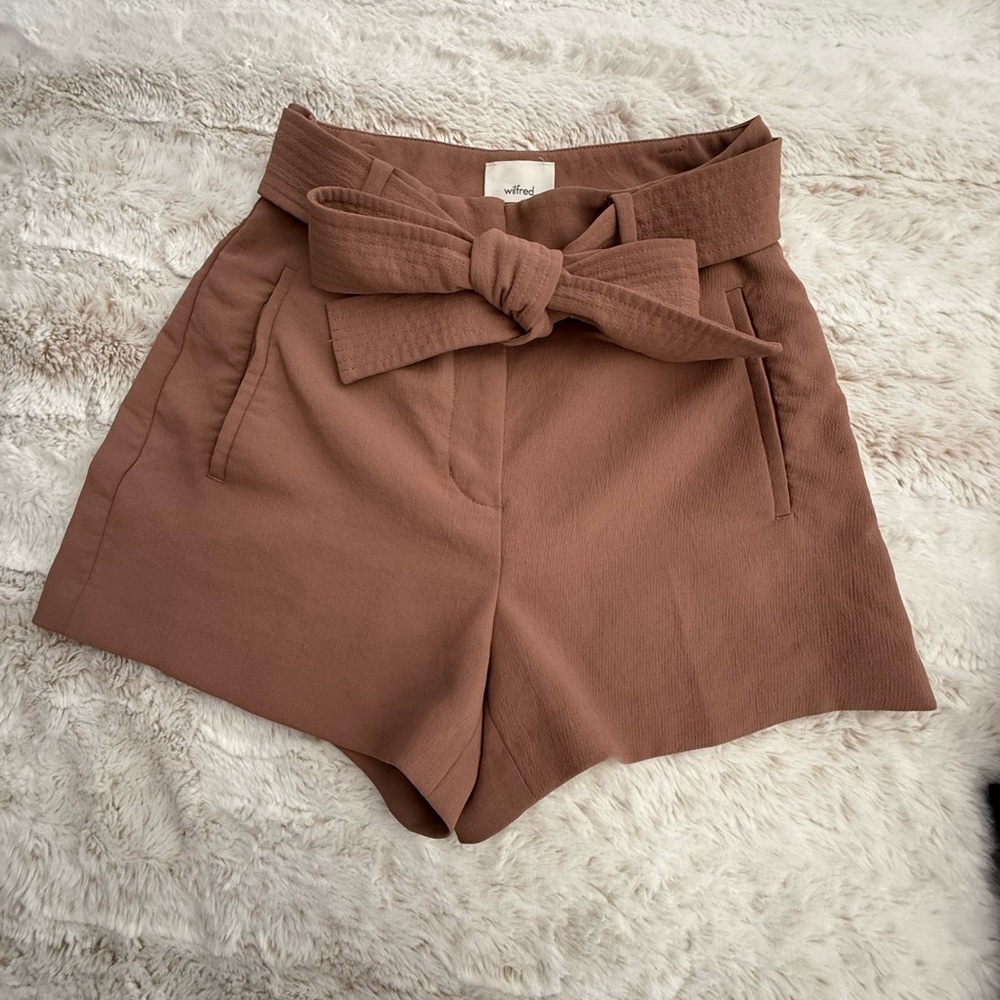 Wilfred High Waist Relaxed Shorts